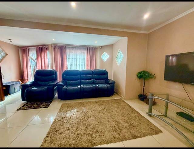 4 BEDROOM HOUSE FOR SALE IN HAVENSIDE